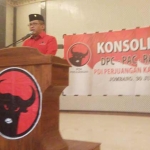 Sekjend DPP PDIP, Hasto Kristiyanto saat menghadiri konsolidasi DPC - PAC - Ranting PDIP Kabupaten Jombang di gedung Niaga Jaya Jalan Brigjen Kretarto No 105, Minggu (30/7/2017). foto: ROMZA/ BANGSAONLINE 