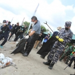 Kegiatan bersih-bersih sampah yang dilakukan PJB bersama KLHK di Pantai Tanjung Pasir, Tangerang, Banten.