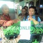 Beberapa perwakilan guru se-Kabupaten Kediri saat mendatangi kantor Kemenag Kabupaten Kediri. foto: dendi martoni/ BANGSAONLINE