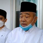 Prof Dr KH Asep Saifuddin Chalim, MA dan putranya, Muhammad Al-Barra *Gus Bara). Foto: mma/bangsaonline.com