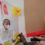 Suasana Gerai Indosat yang berada di Gedangan, Sidoarjo.