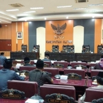 Rapat paripurna DPRD Kabupaten Blitar ini dihadiri Bupati Blitar Rijanto. 