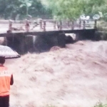 Potensi bencana mengancam Kabupaten Mojokerto. Cuaca ekstrem belakangan makin kentara karena tingginya intensitas hujan. 