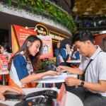 Pelayanan dari Bank Jakarta untuk nasabah.