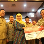 Menteri Sosial RI Khofifah Indar Parawasan saat peluncuran e-Warung KUBE PKH di Depok Jawa Barat. foto istimewa