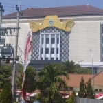 Gedung baru Pemkab Lamongan 7 Lantai yang tinggal finishing. 