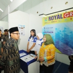 Wali Kota Malang Sutiaji saat meninjau salah satu stand Job Fair 2018 milik toko buku Royal ATK Malang.
