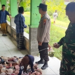 Ratusan BH atau bra yang ditemukan di bekas gedung sekolah SD Krangkong Bojonegoro