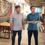 KH. Miftah Jauhari bersama jajaran Komisi PDUF MUI Jatim dan Kantor BPJS Ketenagakerjaan Juanda ketika membahas pemberian jaminan sosial kepada pekerja di lingkungan pesantren.