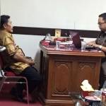 Nurhamin saat diperiksaan tim penyidik Kejati Jatim. foto: istimewa