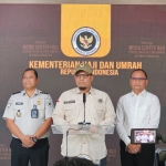 Rizka Anungnata saat memberikan keterangan pers