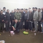 Foto bersama para peserta musyawarah dusun yang digelar Pokja Pemekaran Desa Tulungrejo, Kecamatan Bumiaji, Kota Batu.