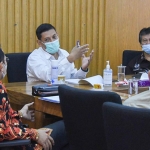 Wali Kota Kediri Abdullah Abu Bakar (baju putih) saat memimpin rapat koordinasi. (foto: ist)