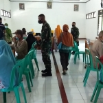 Penyuntikan vaksin dosis kedua bagi warga Desa Beran.