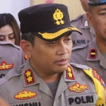 Kapolres Probolinggo, AKBP Wisnu Wardana, saat memberi keterangan kepada awak media terkait kasus selebgram Luluk Nuril.