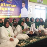 Ketua DPW Perempuan Bangsa Jawa Timur, Anik Maslachah bersama Lilik Nashiah Halim Iskandar serta pengurus Perempuan Bangsa saat khataman quran bersama warga binaan di Lapas khusus perempuan Kelas II A, Sukun, Kota Malang. Foto : Perempuan Bangsa for Bangsaonline.com