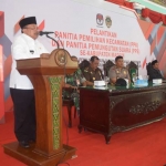 Bupati Madiun Muhtarom ketika memberikan sambutan dalam pelantikan PPK dan PPS.