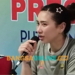 Pemain Tim Voli Putri Jakarta Popsivo Polwan, Yolla Yuliana saat konferensi pers. Foto: Muji Harjita