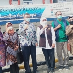 Gubernur Jawa Timur Khofifah Indar Parawansa saat Lepas Pelayaran RS Terapung Ksatria Airlangga. Foto: Devi Fitri Afriyanti/ BANGSAONLINE.com 