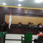 Terdakwa Ainul Yaqin saat sidang di Pengadilan Negeri Mojokerto.