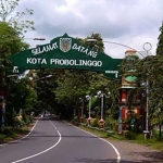 Gapura selamat datang di Kota Probolinggo.
