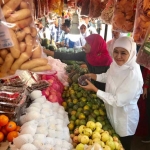 Khofifah blusukan di Pasar Mojosari, Kabupaten Mojokerto. foto: ist