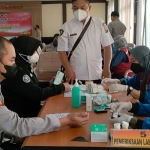Mapolres Sumenep dijadikan tempat pemeriksaan kesehatan personel Polda Jatim.