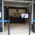 Suasana Kantor KPU Surabaya. (foto: ist).