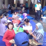 Posko Dapur Umum untuk penyaluran bantuan bagi korban banjir.