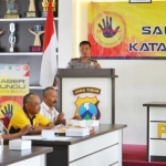 Kanit Tipikor Satreskrim Polres Batu, Aipda Yudik, S.H. saat menyampaikan paparan dalam sosialisasi Stop Pungli.