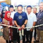 Pj Gubernur Jatim, Adhy Karyono, meresmikan inovasi bertajuk Gadisku atau Galeri Disabilitas Kinasih dan UPT di Jalan Jemur Andayani XVIII Nomor 19, Surabaya.