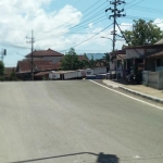 Kondisi persimpangan Gerdon Kelurahan Pucangsewu, Kecamatan/Kabupaten Pacitan tampak lengang. (foto: Yuniardi Sutondo/BO)
