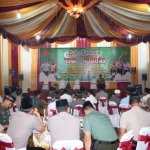 Suasana buka -puasa bersama TNI-Polri bersama elemen masyarakat lainnya di Kodim Madiun, tadi malam. 