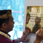 Direktur Jenderal Imigrasi Silmy Karim meresmikan pembaruan Ruang Layanan Prioritas Ramah HAM di Kantor Imigrasi Kelas I TPI Malang.