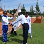 Wakil Bupati juga menyerahkan panji Porkab ke ketua KONI Kabupaten Madiun.