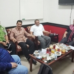 Ketua KTNA Ahmad Prayogo saat bertemu Ketua Komisi II Joko Cahyono dan Wakil Ketua DPRD  Pasuruan Andri Wahyudi.