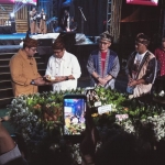 Wali Kota Batu, Nurochman menerima potongan tumpeng dari Menkraf pada pembukaan ICCF 2025