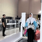 Pelayanan Corridor Gate bagi jemaah haji Jawa Timur di Asrama Haji Surabaya. Foto: Ist