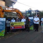 Melalui Program Corporate Social Responbility (CSR) SI Peduli, PT Semen Indonesia (Persero) Tbk (SIG) mengirimkan sejumlah bantuan untuk korban gempa bumi di Jawa Timur. (foto: ist)