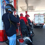 Antrean SPBU di Sidoarjo.