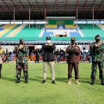 Pemkot Surabaya bersama Forum Koordinasi Pimpinan Daerah (Forkopimda) Kota Surabaya menggelar vaksinasi massal di Gelora 10 November (G10N), Tambaksari, Surabaya. (foto: ist)