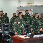 Panglima Komando Armada II Laksda TNI Heru Kusmanto dan jajaran. 