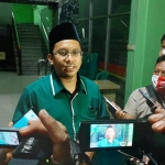 Gus Muhdlor memberikan keterangan kepada wartawan usai jumpa pers.