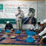 Hotib Marzuki memberi sambutan pada acara khotmil quran.