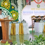 Bupati Situbondo Karna Suswandi saat memberikan sambutan.