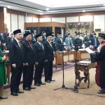 Pimpinan DPRD Gresik saat dilantik, Agustus lalu. foto: SYUHUD/ BANGSAONLINE