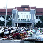 Ilustrasi salat idul fitri.