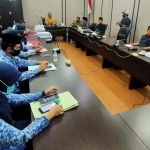 Rapat Komisi I DPRD Pasuruan soal pelanggaran ASN yang mengajukan cerai tanpa izin atasannya.