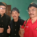 Ketua LP2BN DPC Malang Raya, KRT Muhammad Yusuf Darsono Kerto Tanoko, bersama para pengurus usai mendeklarasikan dukungan kepada Ganjar Pranowo sebagai presiden.