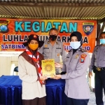 Polresta Sidoarjo menggandeng Saka Bhayangkara dan guru-guru sekolah guna memerangi narkoba.